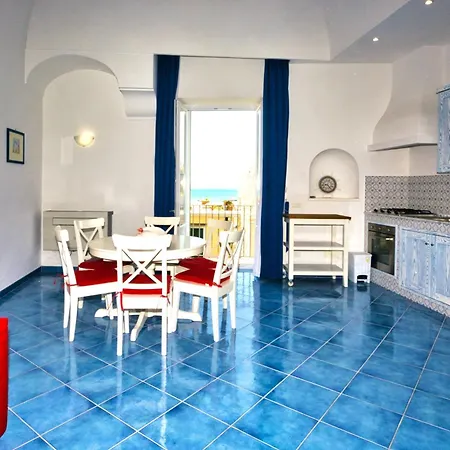 Casa Tittina Ponte Centro * Искья